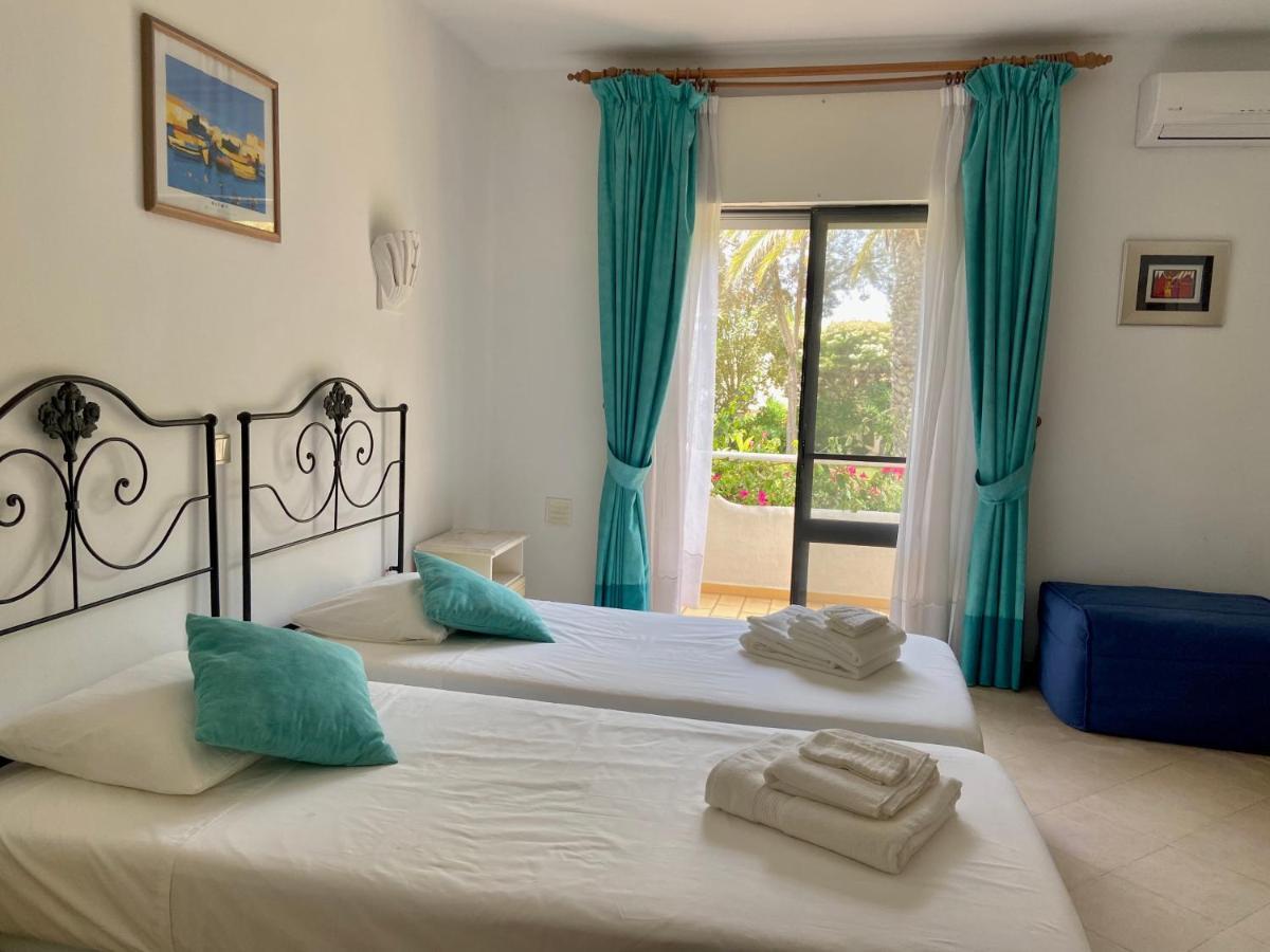 Beautiful Villa With Terrace & Garden フェラグド エクステリア 写真