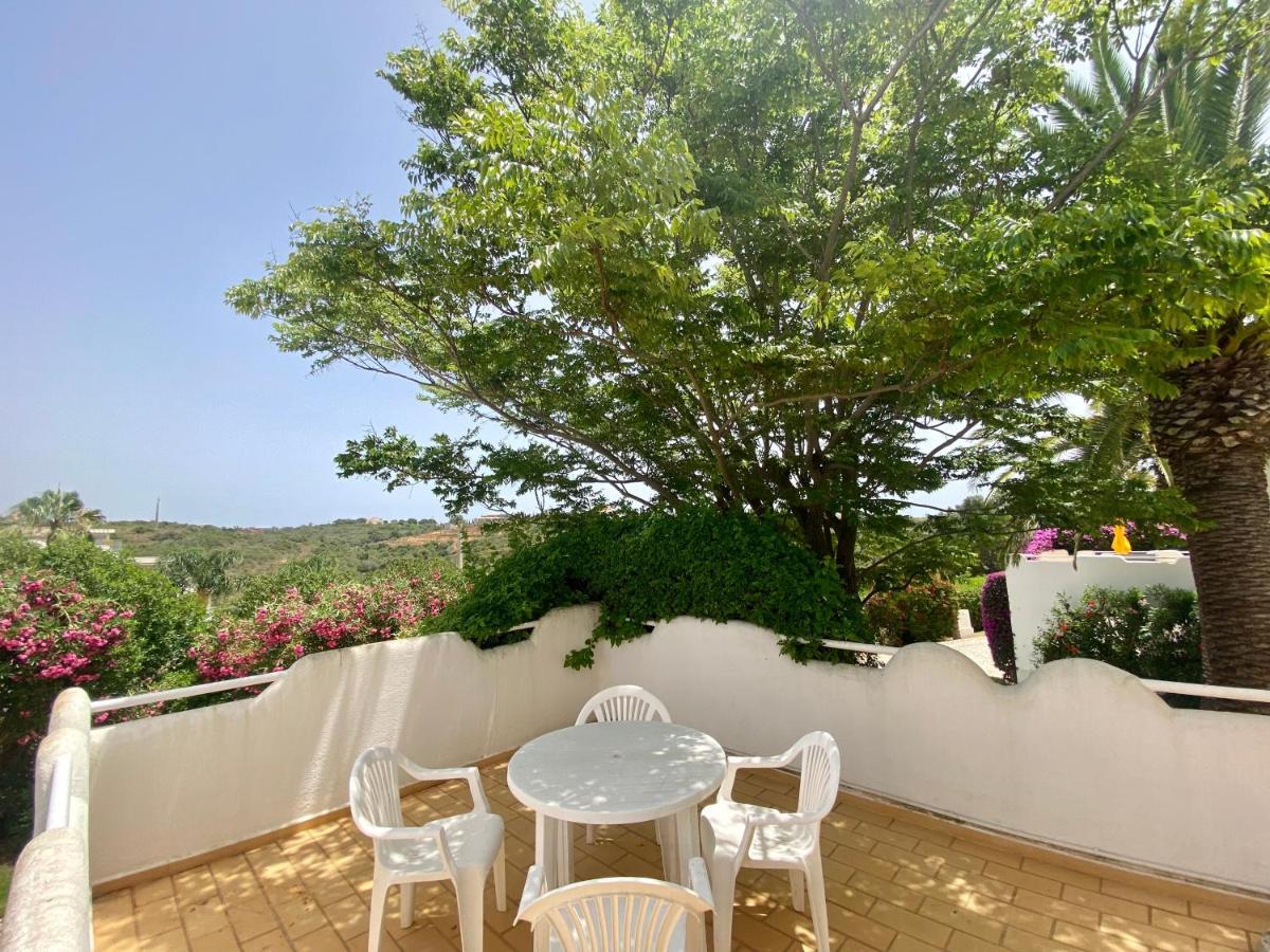 Beautiful Villa With Terrace & Garden フェラグド エクステリア 写真