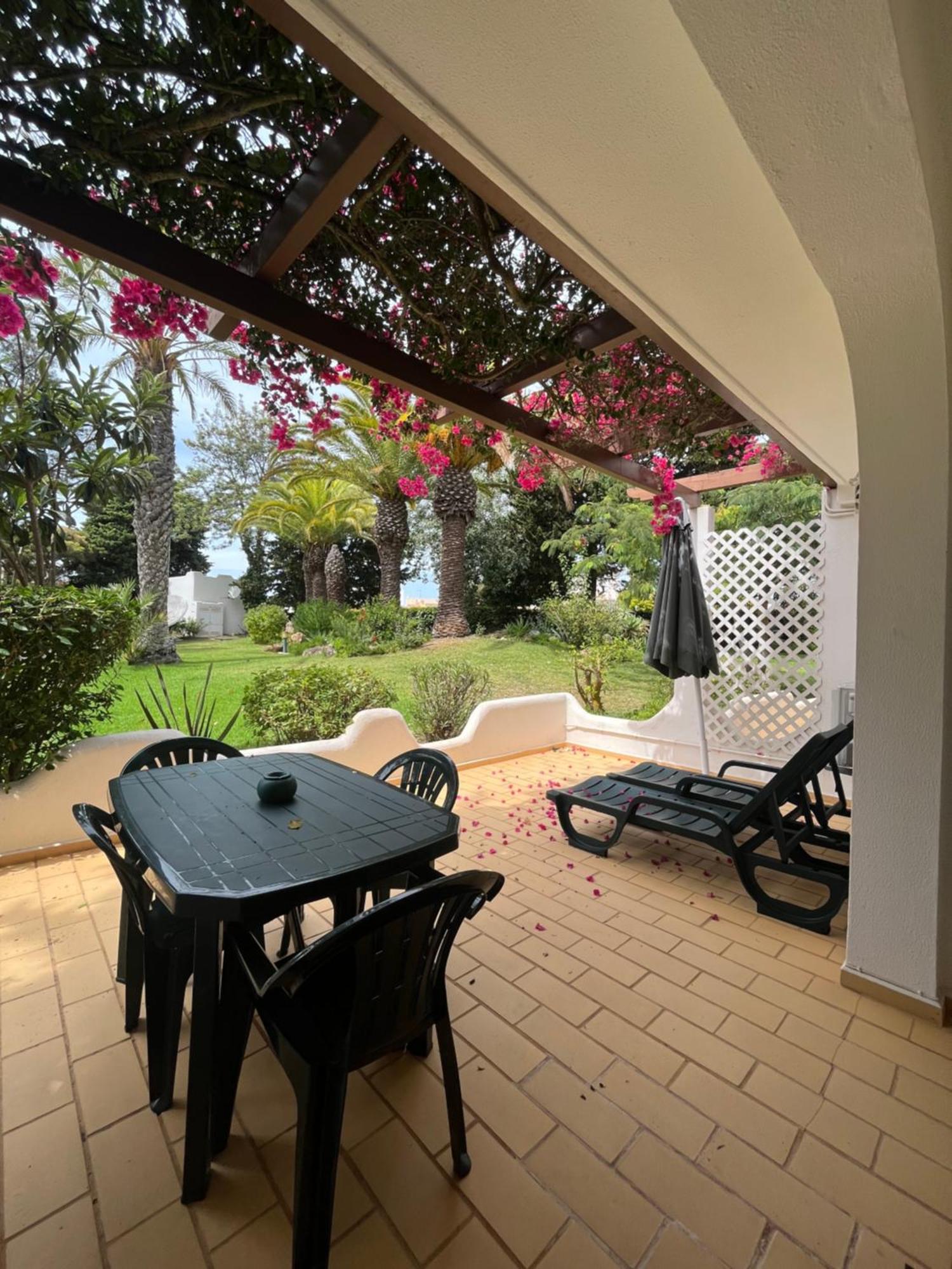 Beautiful Villa With Terrace & Garden フェラグド エクステリア 写真